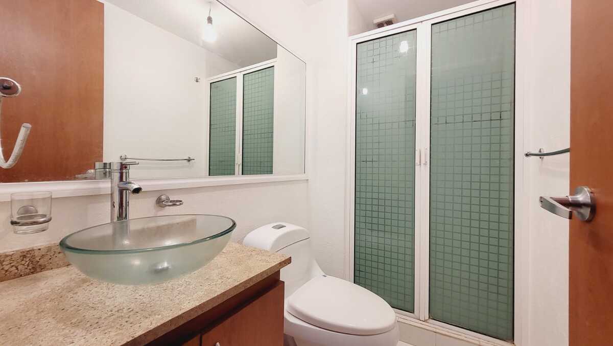 9 de 15: Baño Recámara Principal