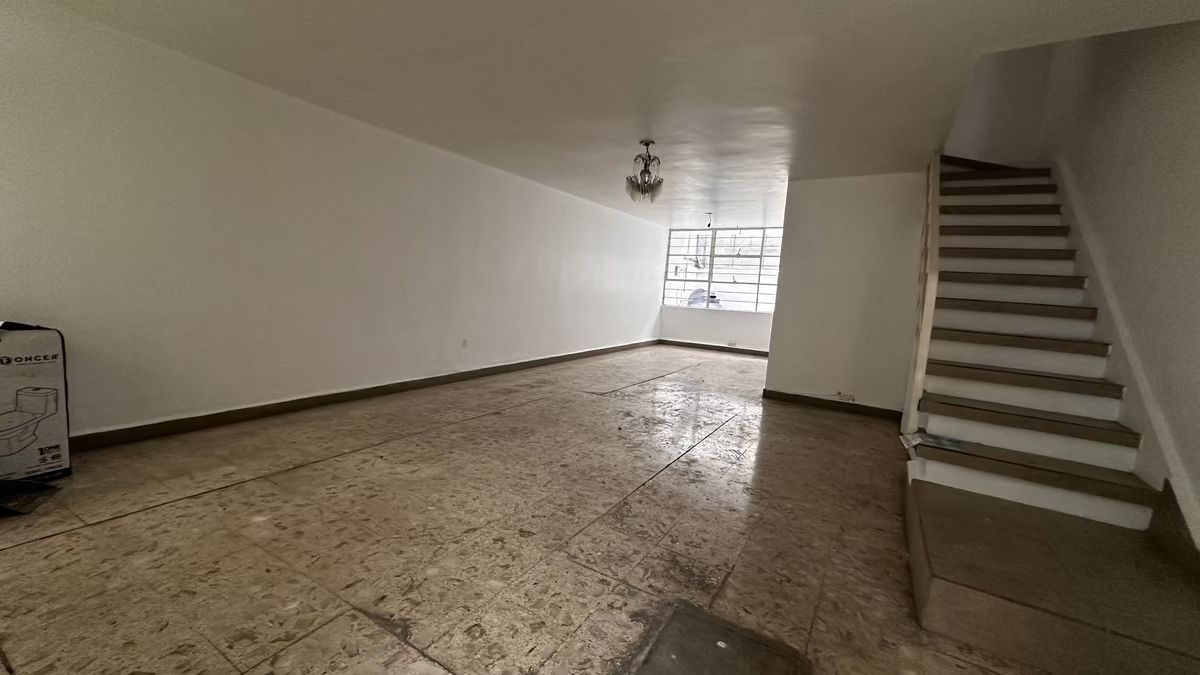 3 of 12: Sala comedor