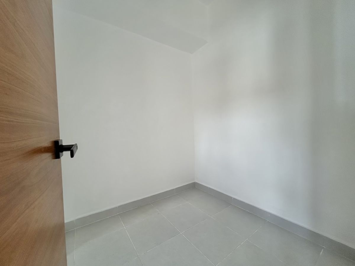 9 de 23: Cuarto de servicio
