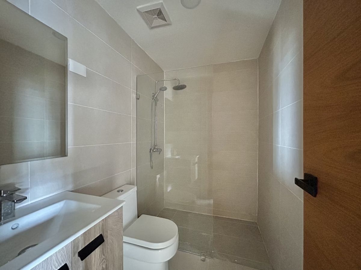 19 de 23: Baño secundario