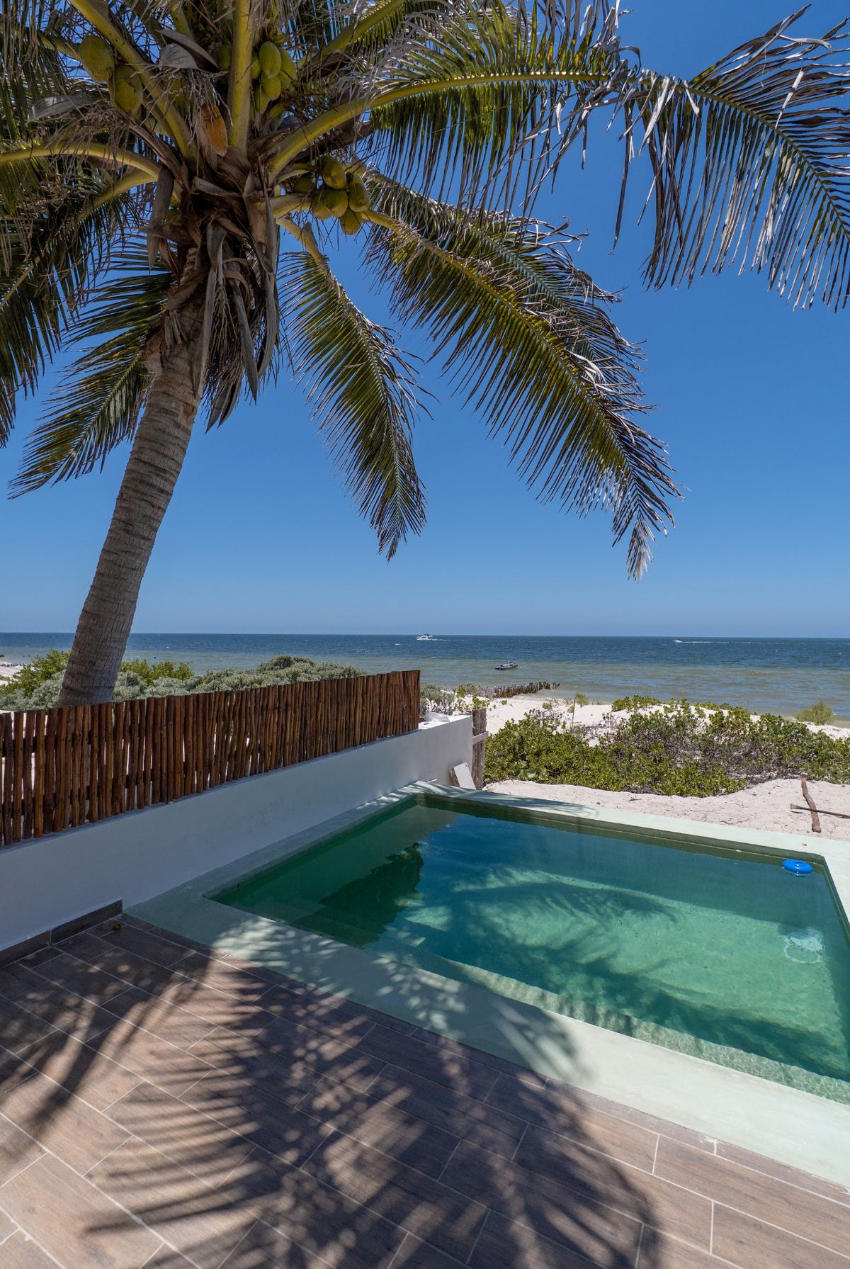 Venta de casa nueva en Chelem, frente al mar