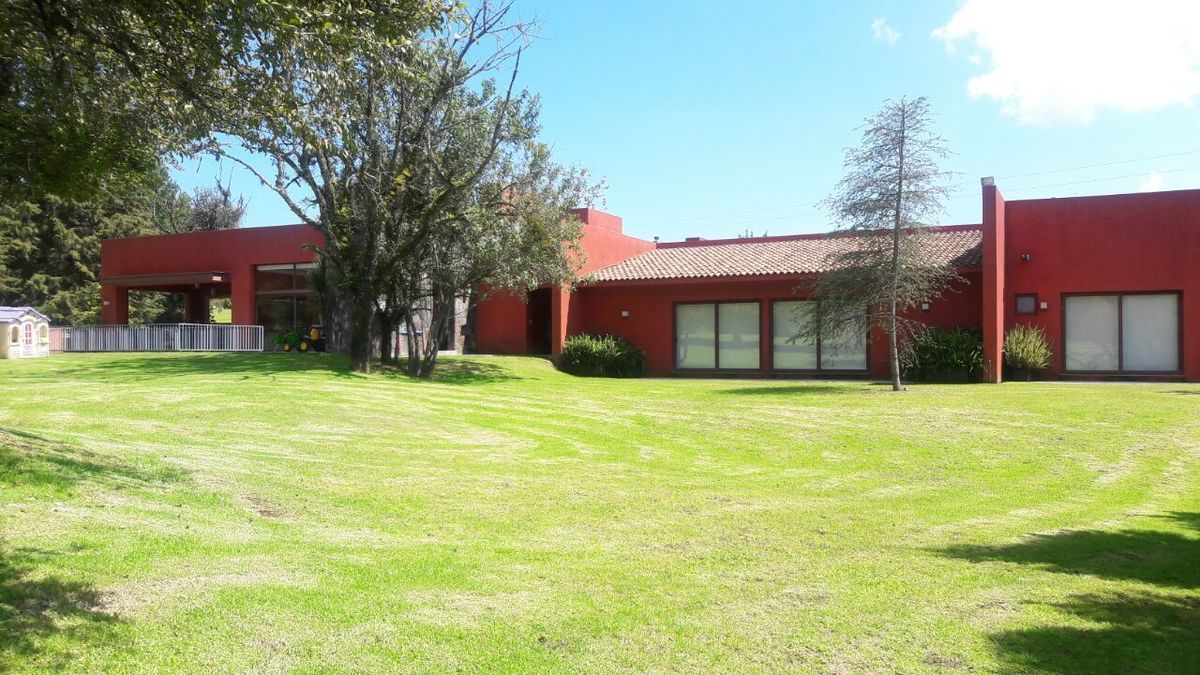 1 de 48: Fachada Posterior 