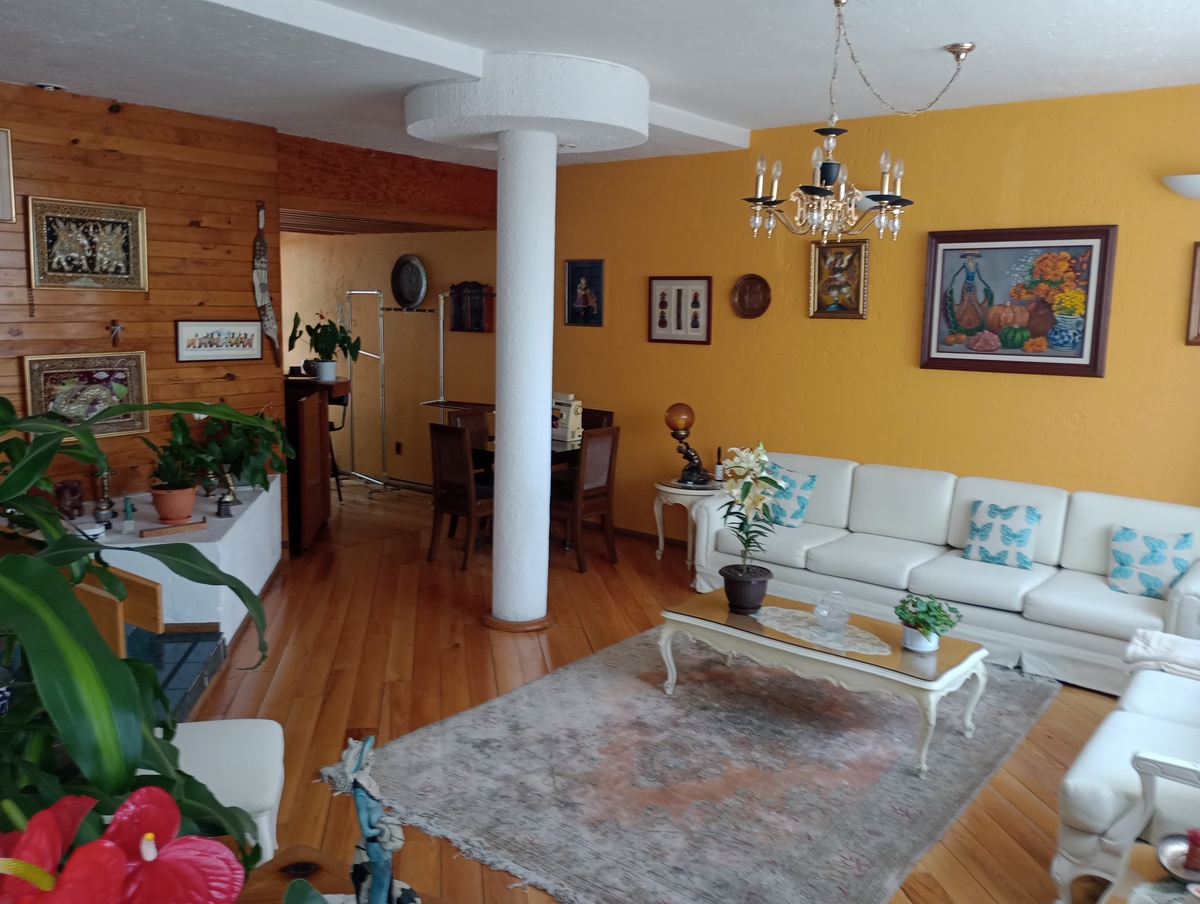 2 of 18: Casa en Venta en Colinas del Bosque Rayo Vende ®