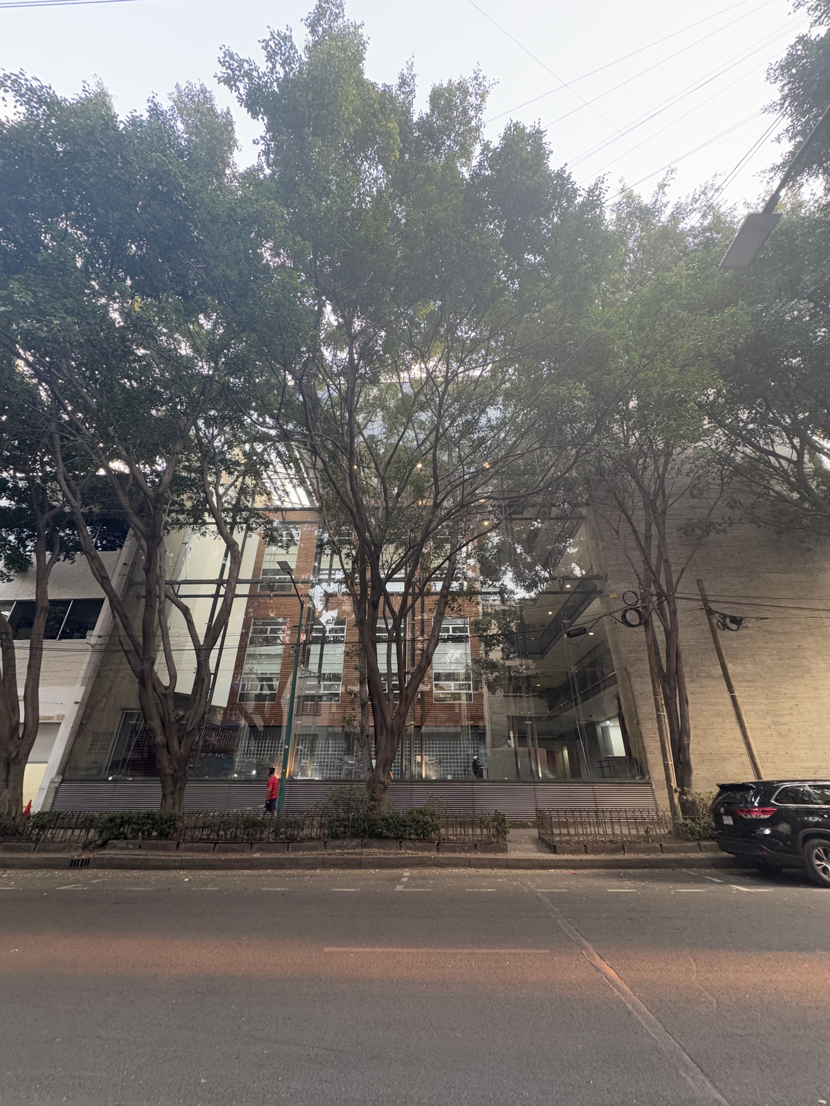 3 de 20: Fachada Principal