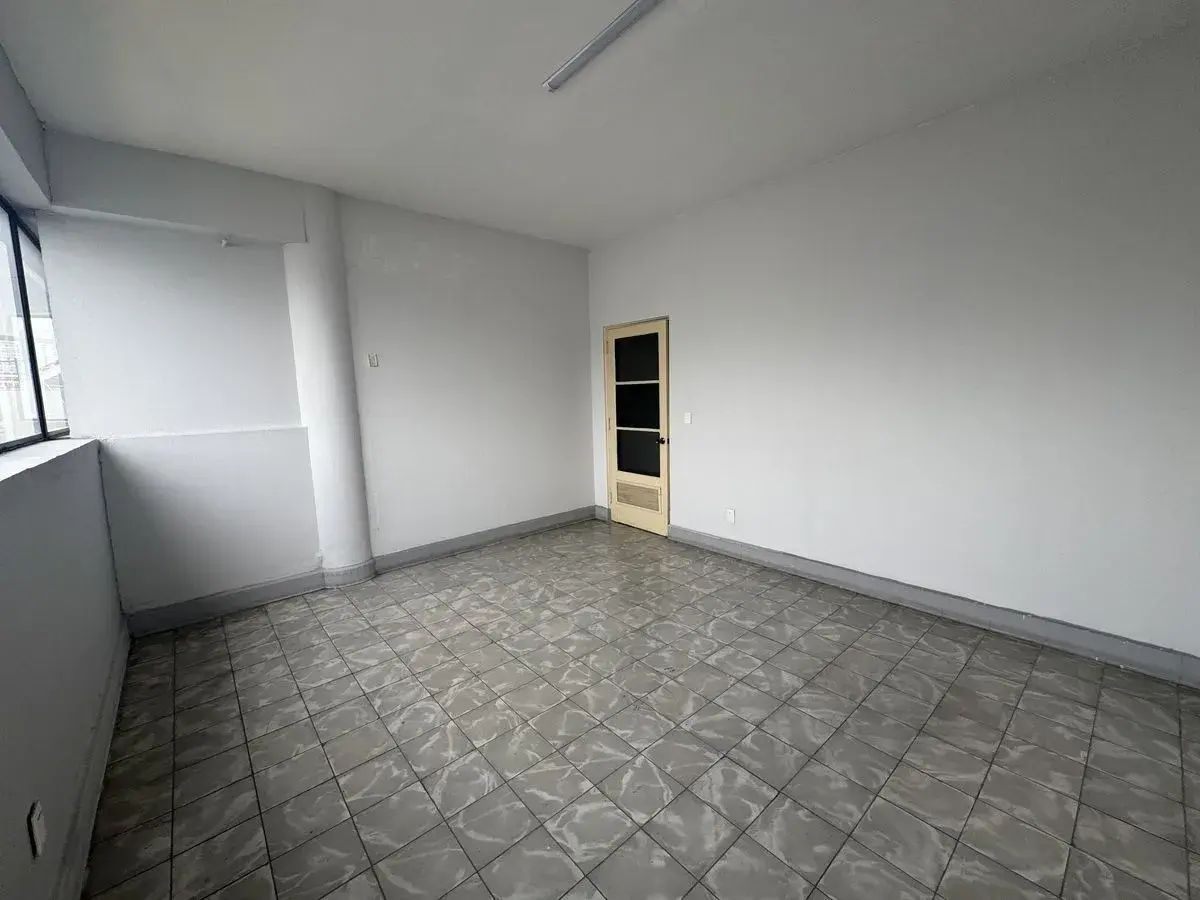 OficinaBodega en renta Avenida Universidad Monterrey N.L.