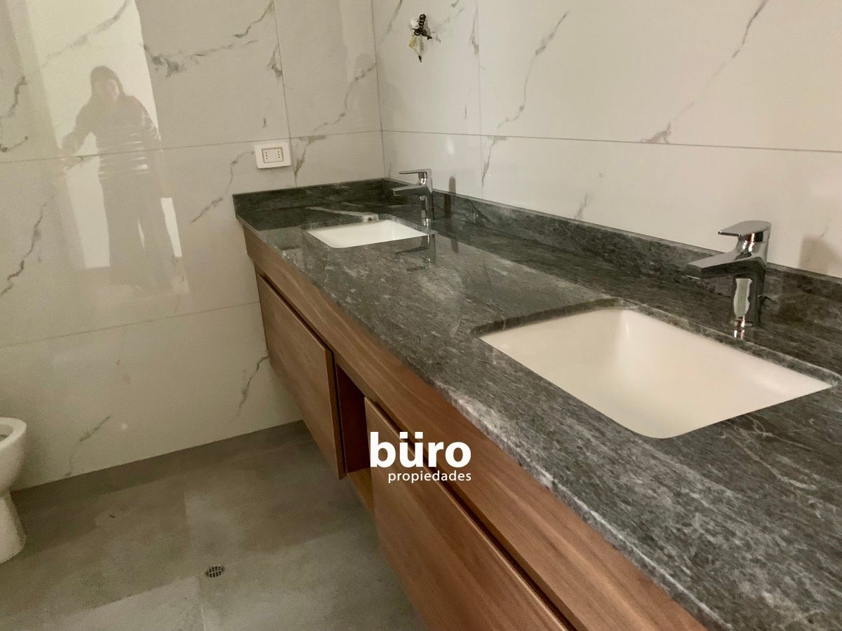 7 de 13: Baño principal