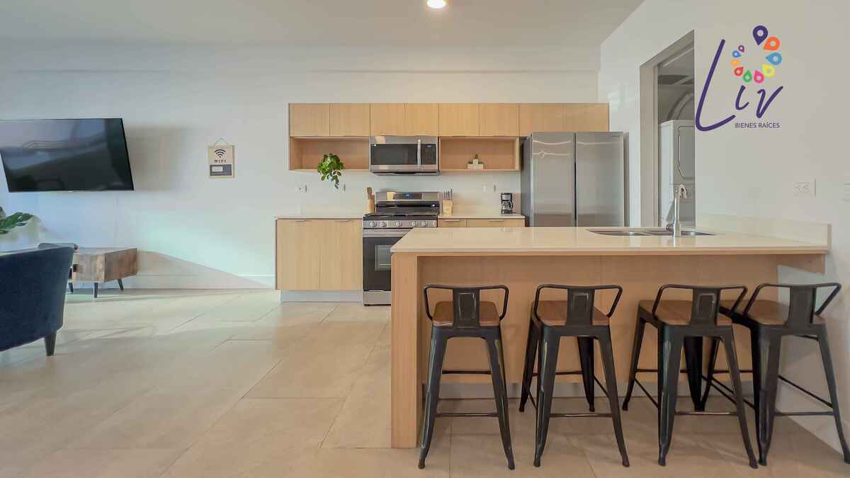 22 of 34: Fully equipped kitchen