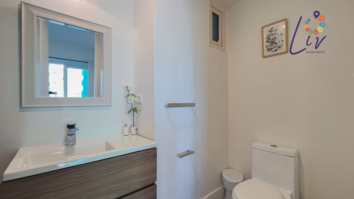 30 of 34: Master bedroom private full bathroom