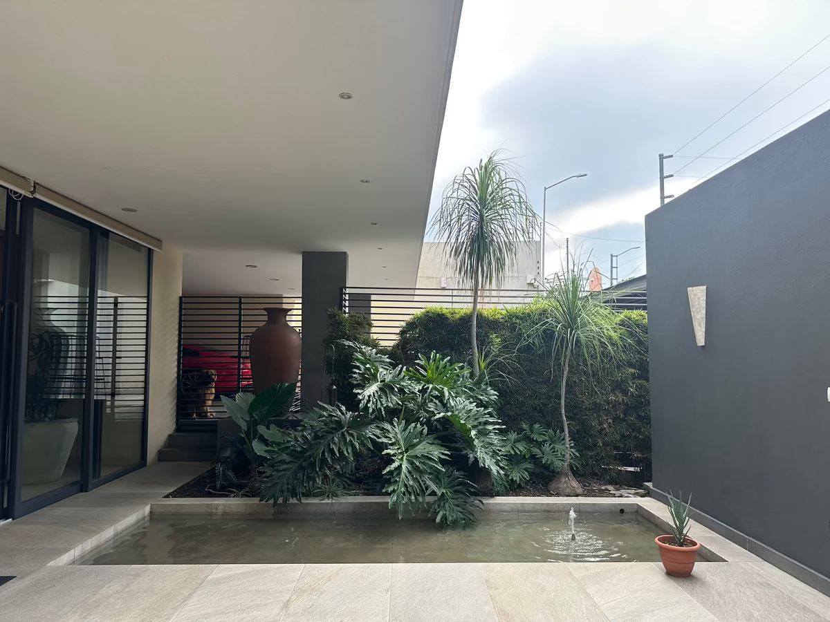 CASA EN VENTA EN COLINAS DE SAN JAVIER
