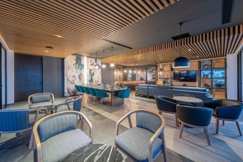 22 de 35: Salón VIP