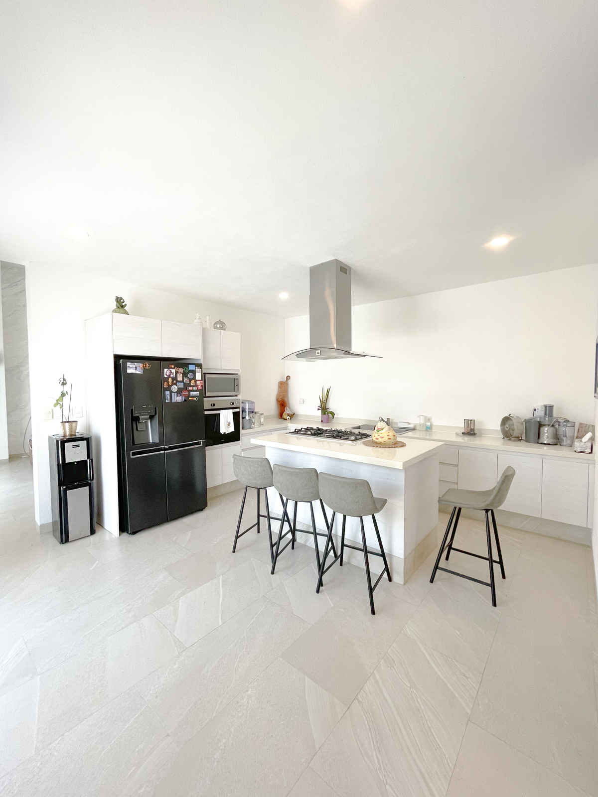 16 de 33: Cocina con vista al patio y alberca