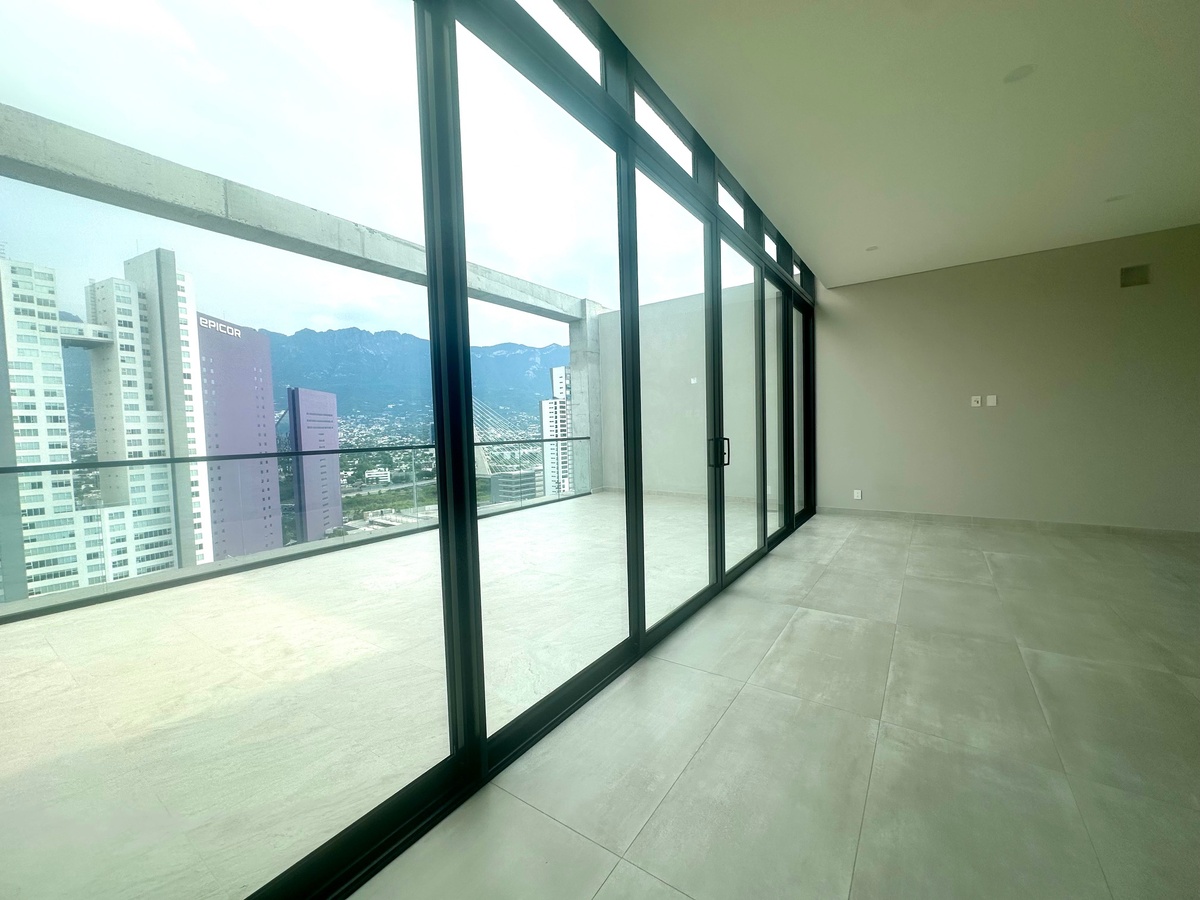 5 de 19: sala comedor y terraza