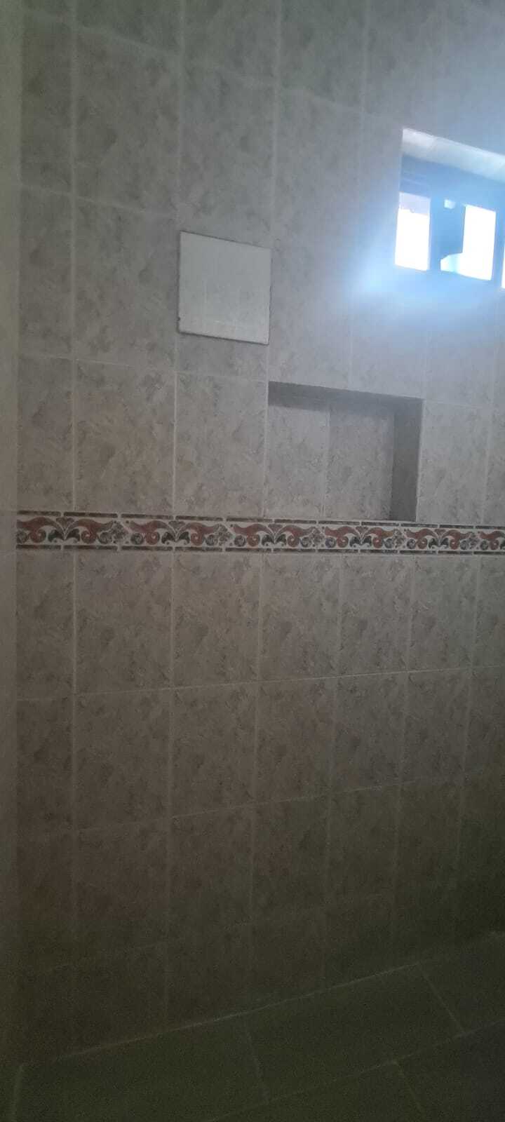 5 of 8: Regadera baño principal