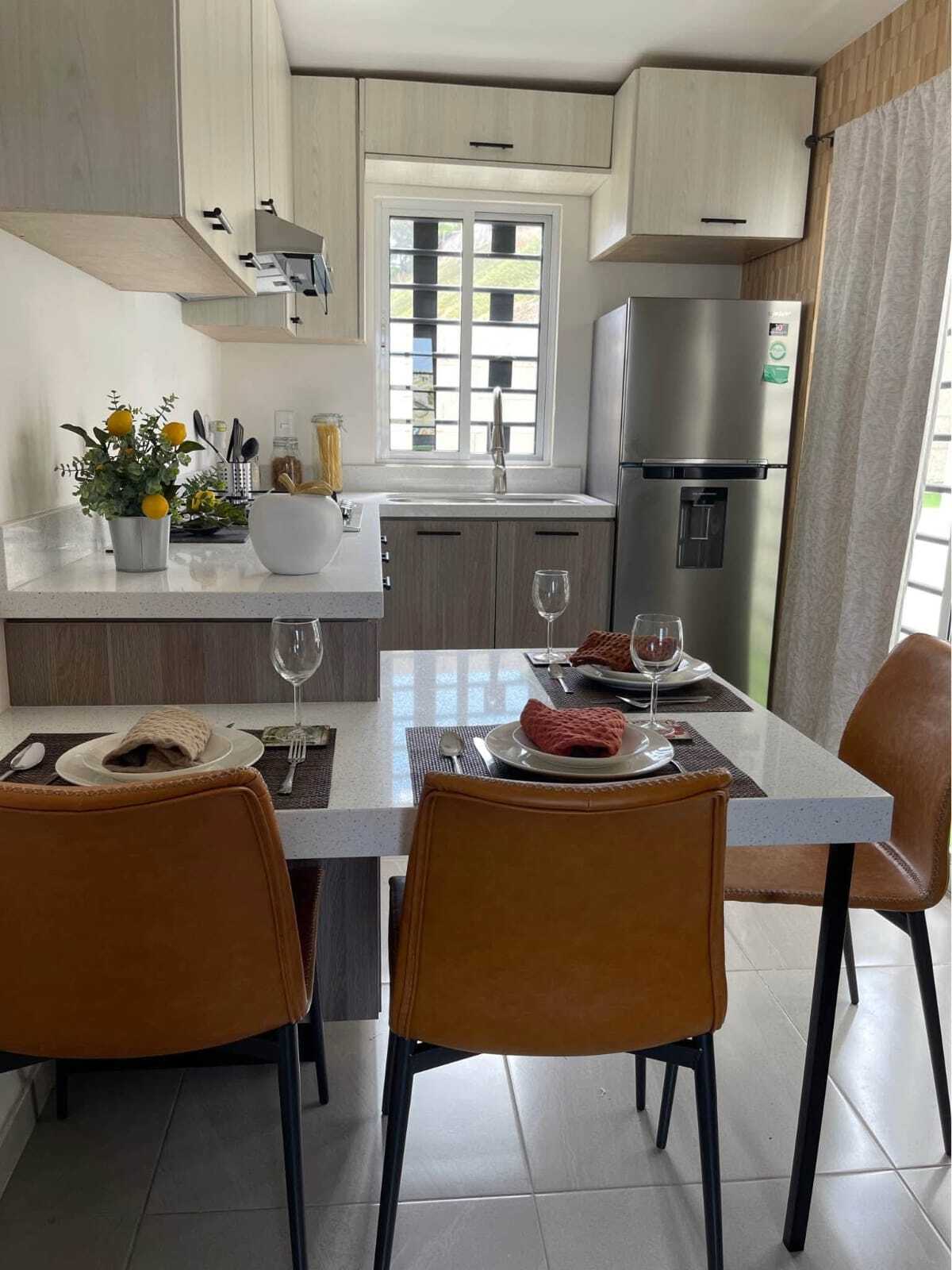 3 of 10: cocina y comedor