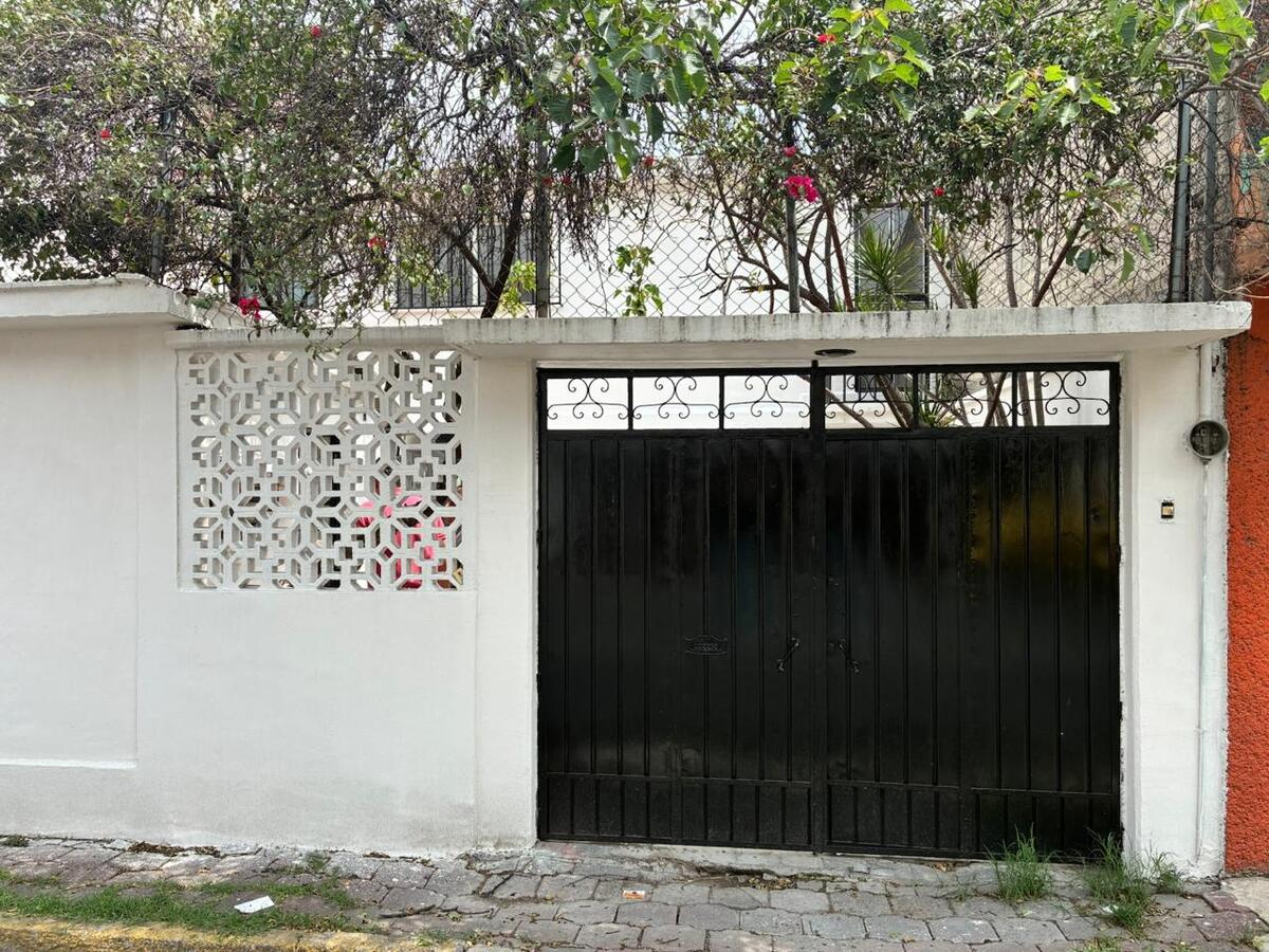1 de 10: FACHADA