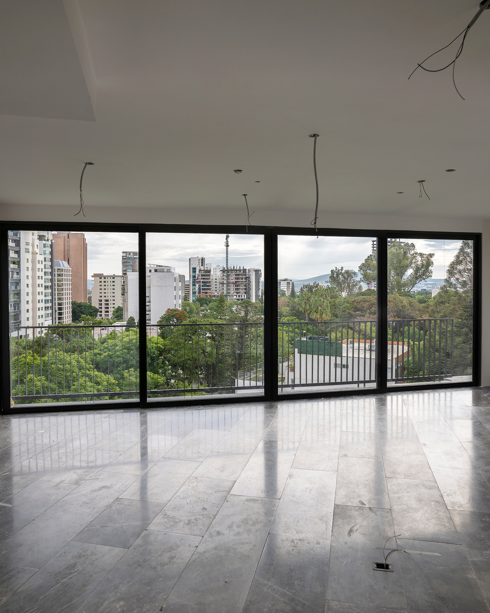 2 de 18: Vista al norte desde el área social (sept. 25).