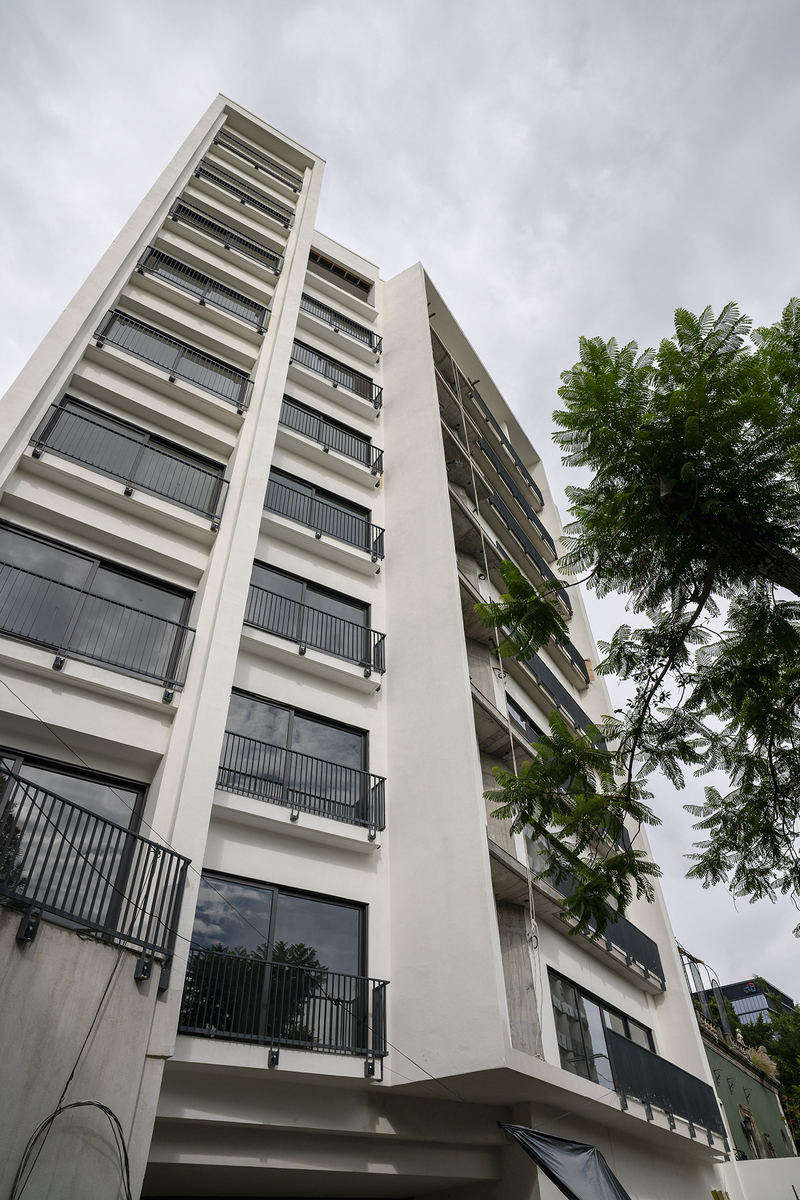 1 de 18: Fachada, mes de septiembre.