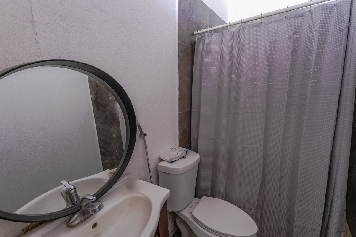 13 de 28: Baño departamento 1