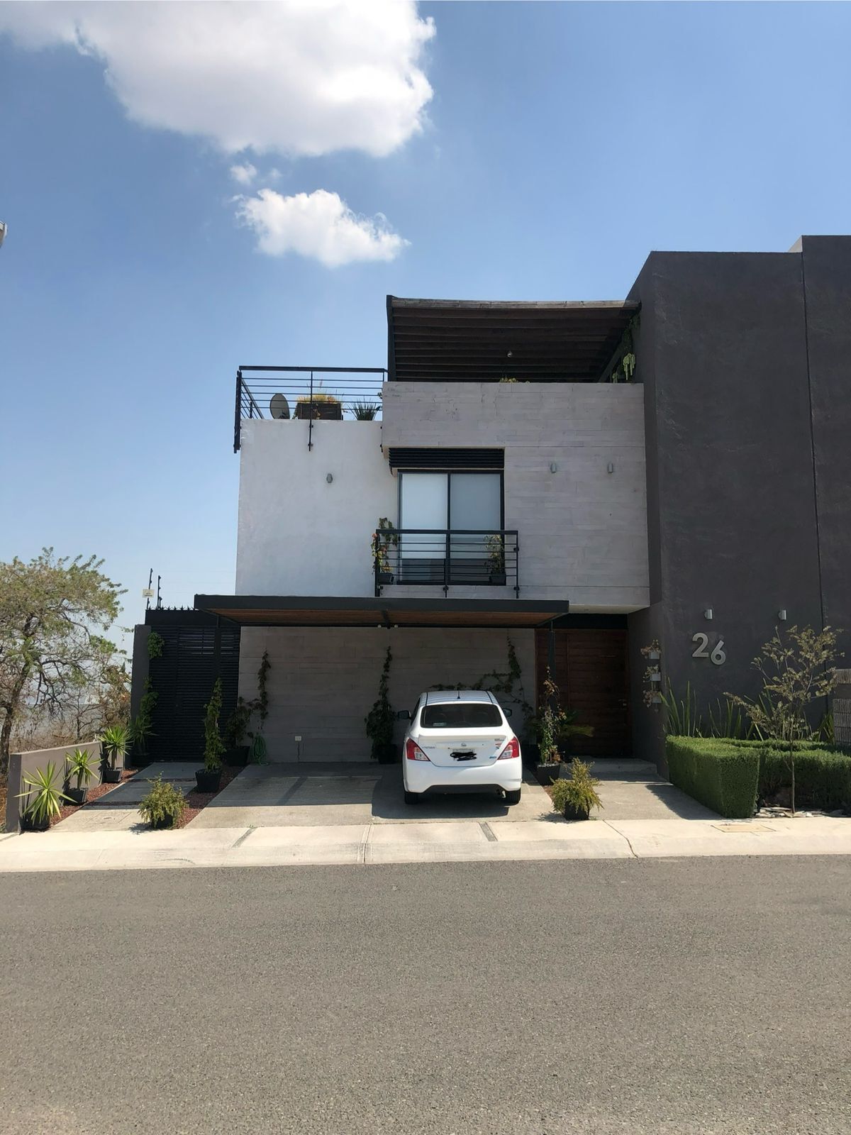 Venta de casa en Zibata - foto 1
