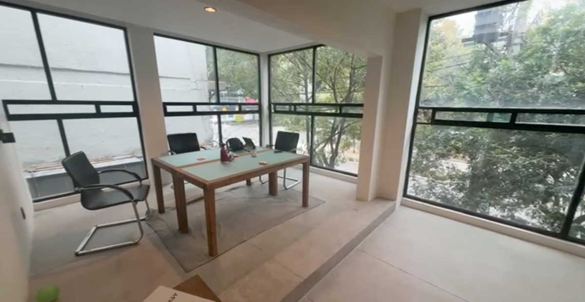 2 of 10: oficinas privadas luminosas y con baño