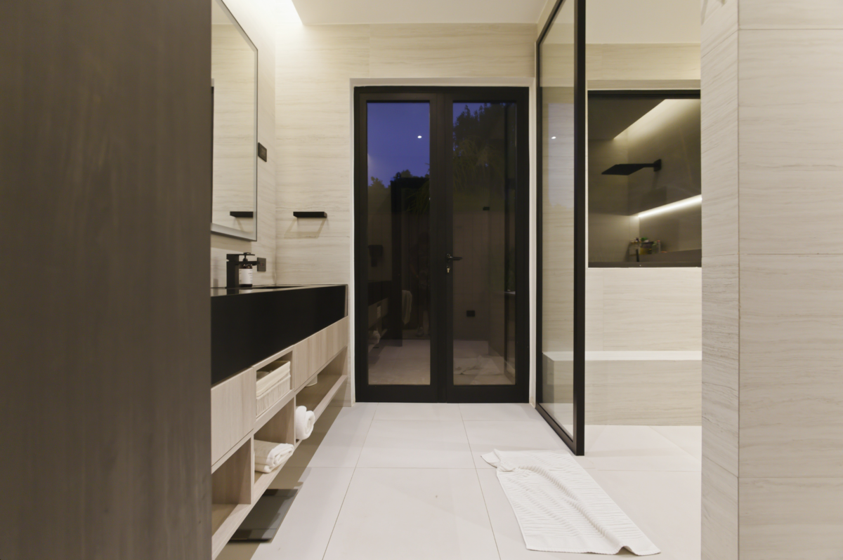 16 of 19: Main Bathroom