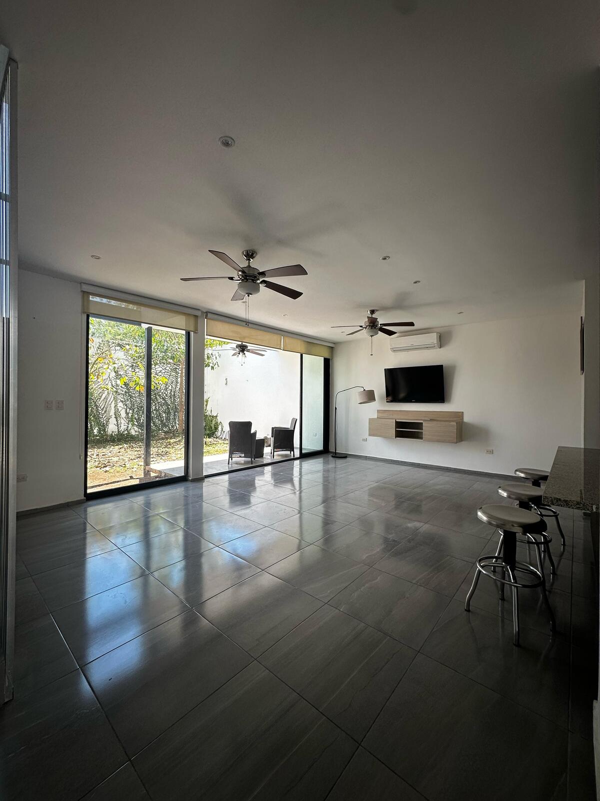 3 de 10: Sala, Comedor y Cocina