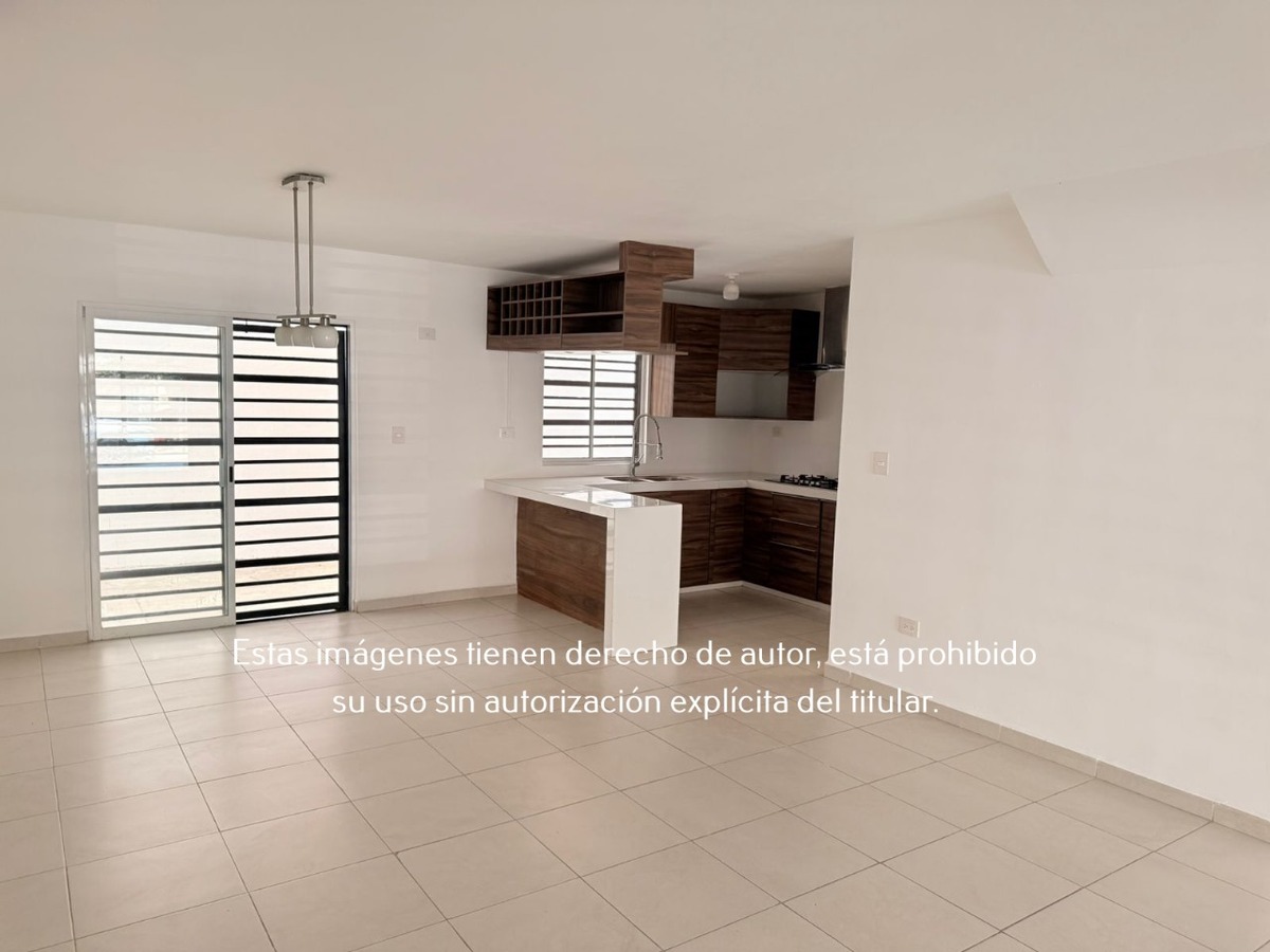 3 of 15: Casa en Renta en Arezzo Residencial
