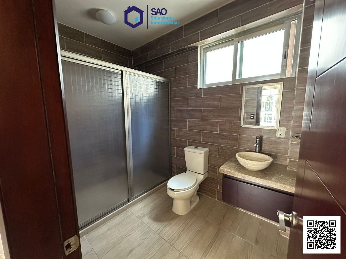 6 de 13: Baño principal