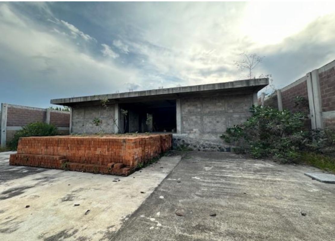 SE VENDE TERRENO CON OBRA NEGRA – IDEAL PARA ESCUELA/HOTEL - foto 1