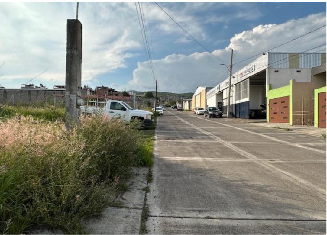 SE VENDE TERRENO CON OBRA NEGRA – IDEAL PARA ESCUELA/HOTEL - foto 4