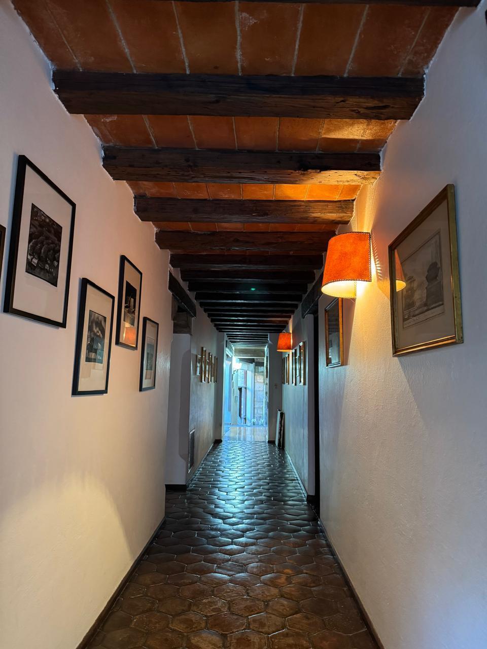 2 of 18: pasillo a recaramas