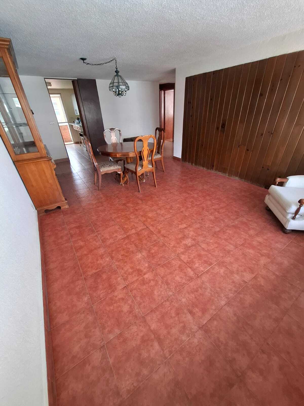 2 de 19: Sala comedor con vista ala cocina
