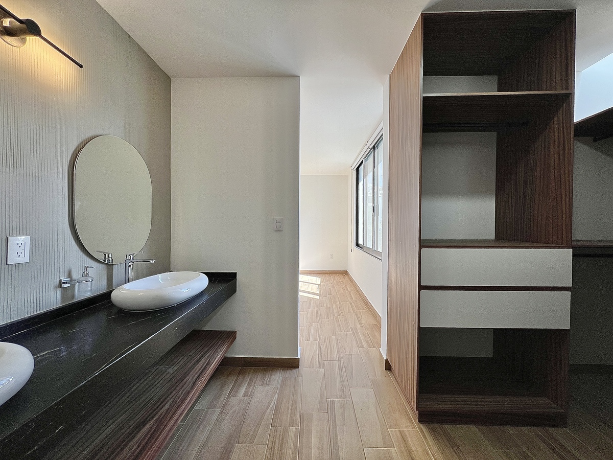 24 de 28: Baño principal