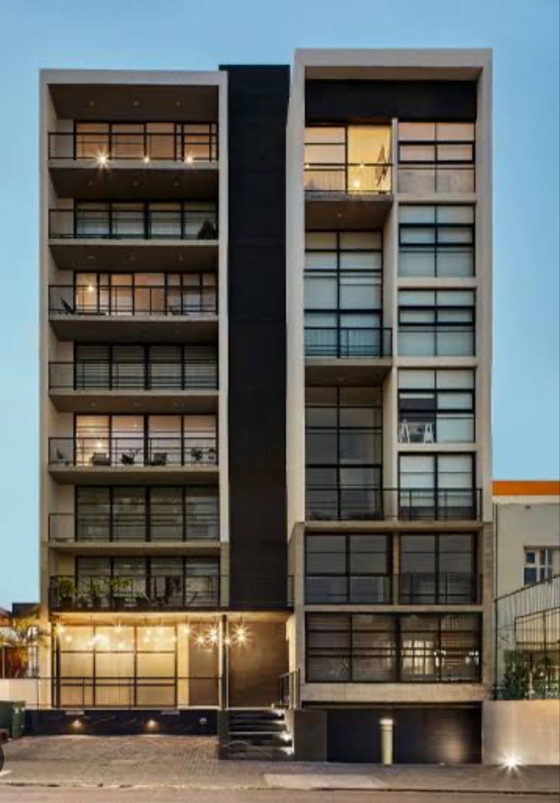 1 de 9: FACHADA