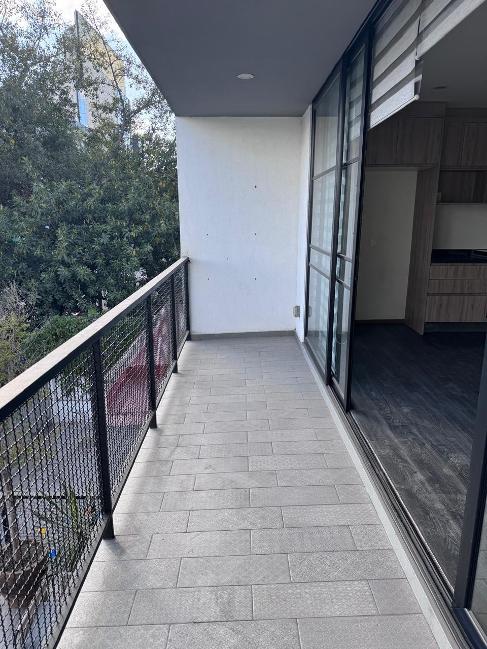 4 de 9: BALCON