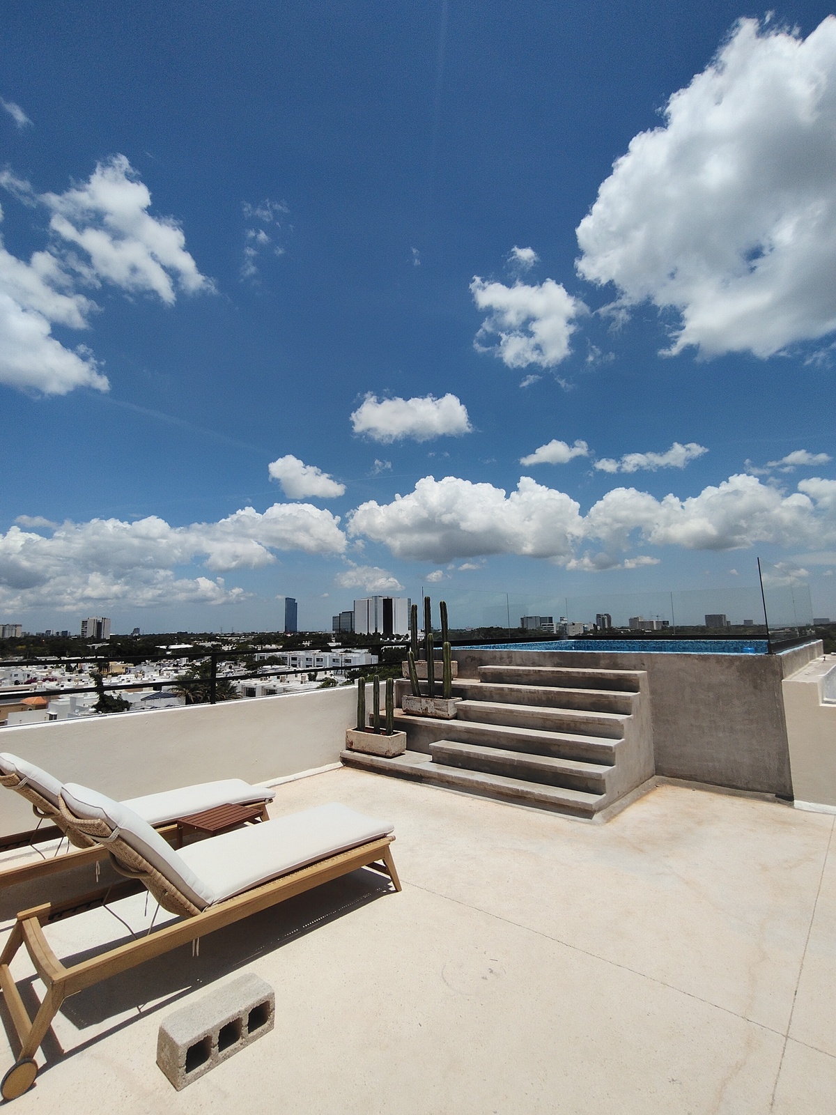11 de 18: ROOFTOP PISCINA Y ASOLEADERO