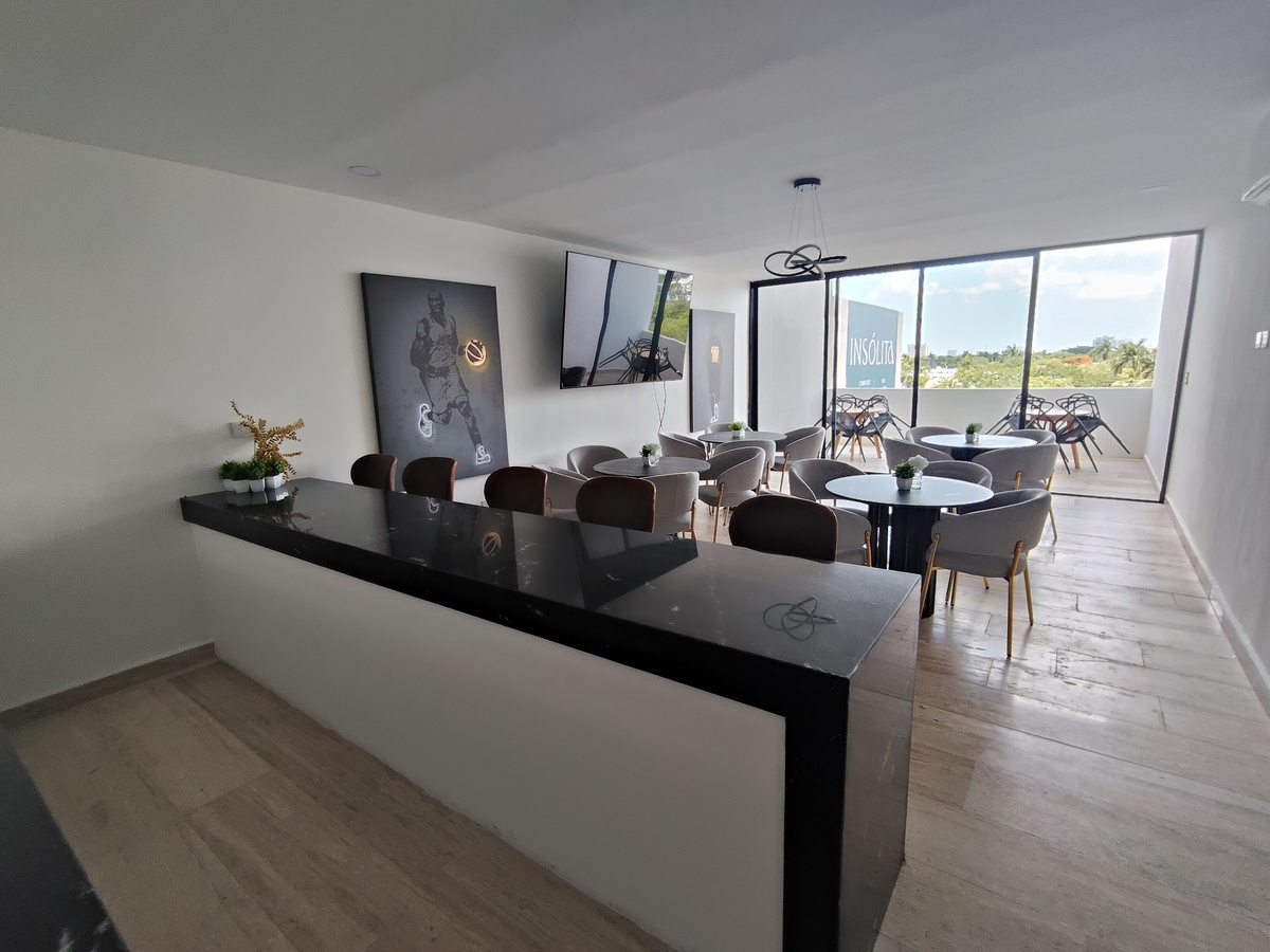 13 de 18: THE WINE ROOM