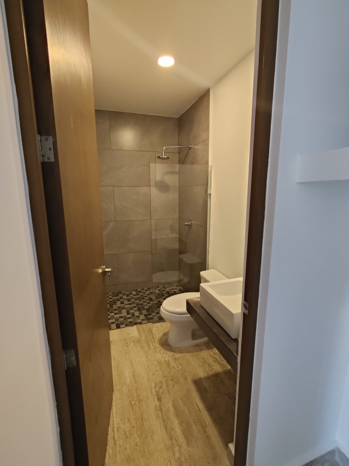 8 de 18: BAÑO RECÁMARA SECUNDARÍA