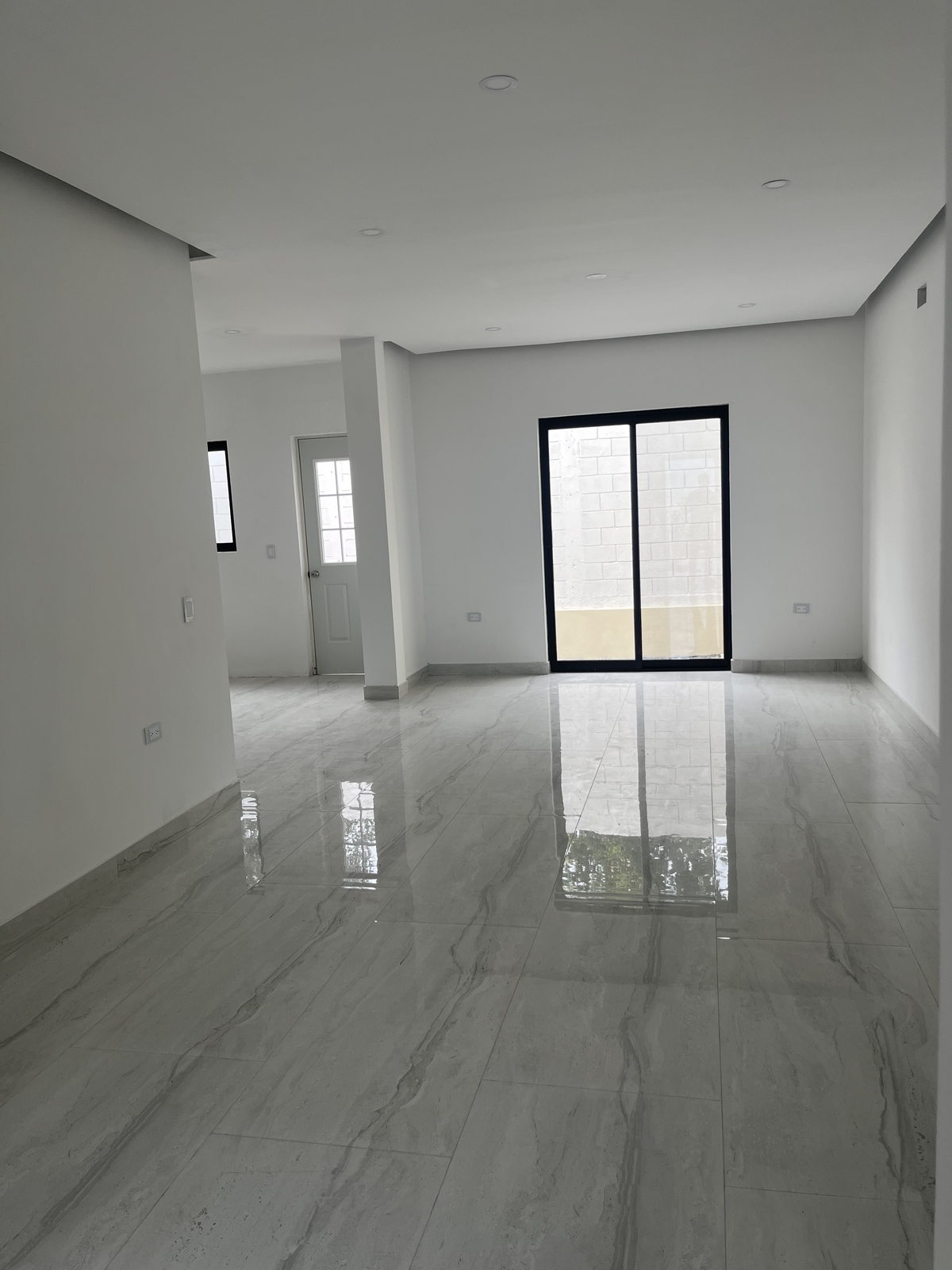 2 of 12: SALA - COMEDOR