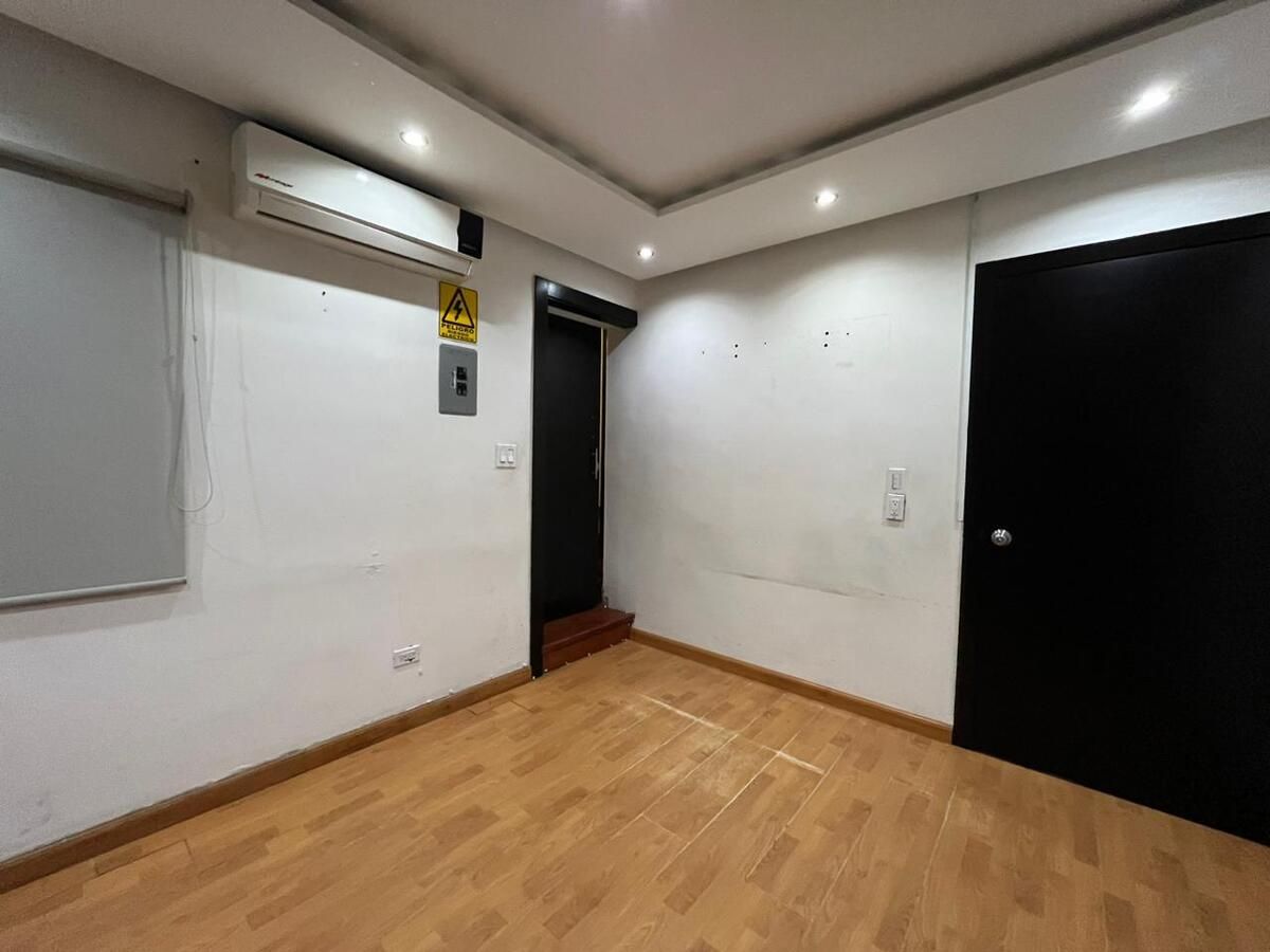 5 of 8: Consultorio #6