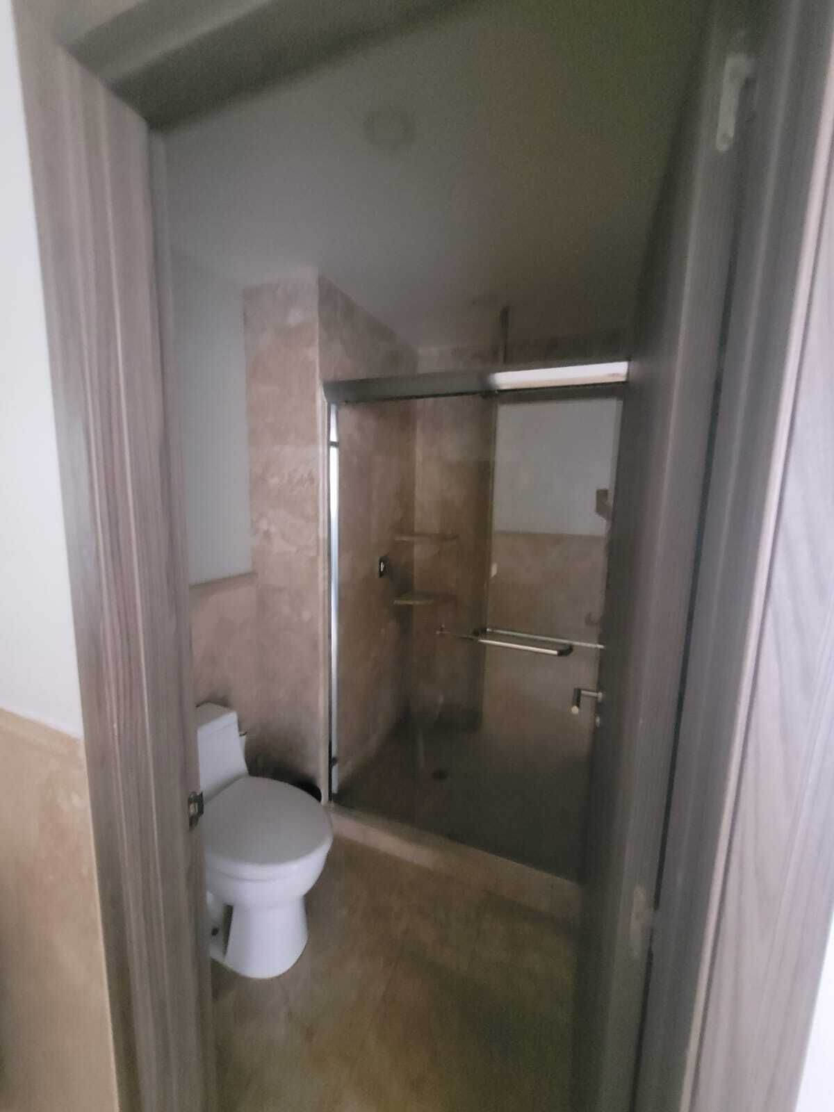 24 de 31: Baño secundario