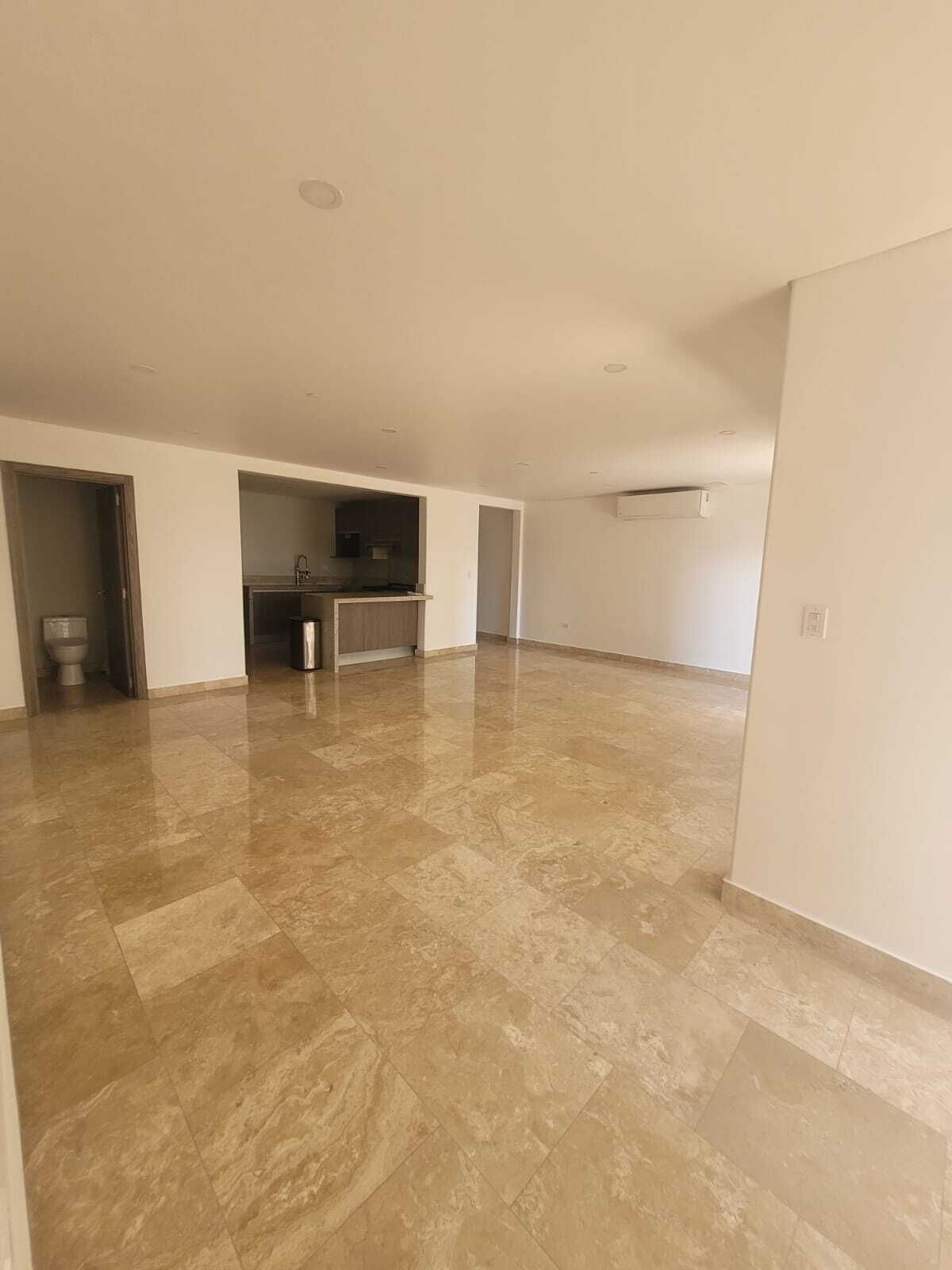 6 de 31: Vista de la Sala cocina y medio baño