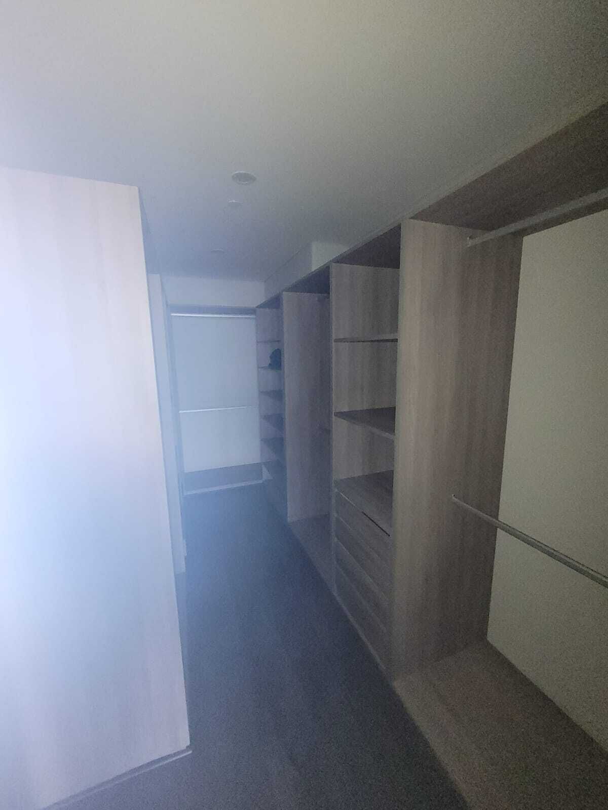 12 de 31: Walking Closet recamara principal