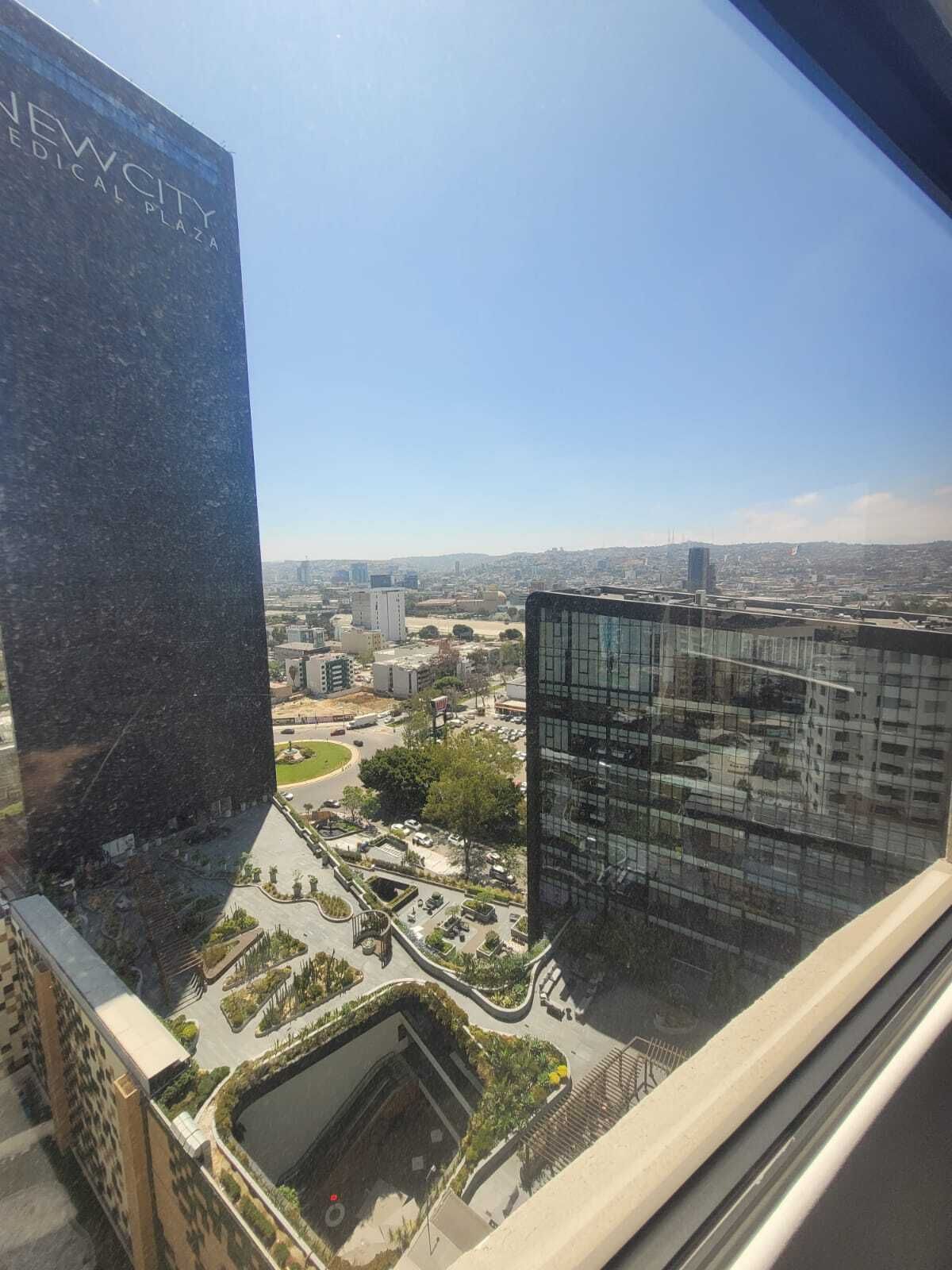 26 de 31: Vista desde Terraza hacia plaza comercial