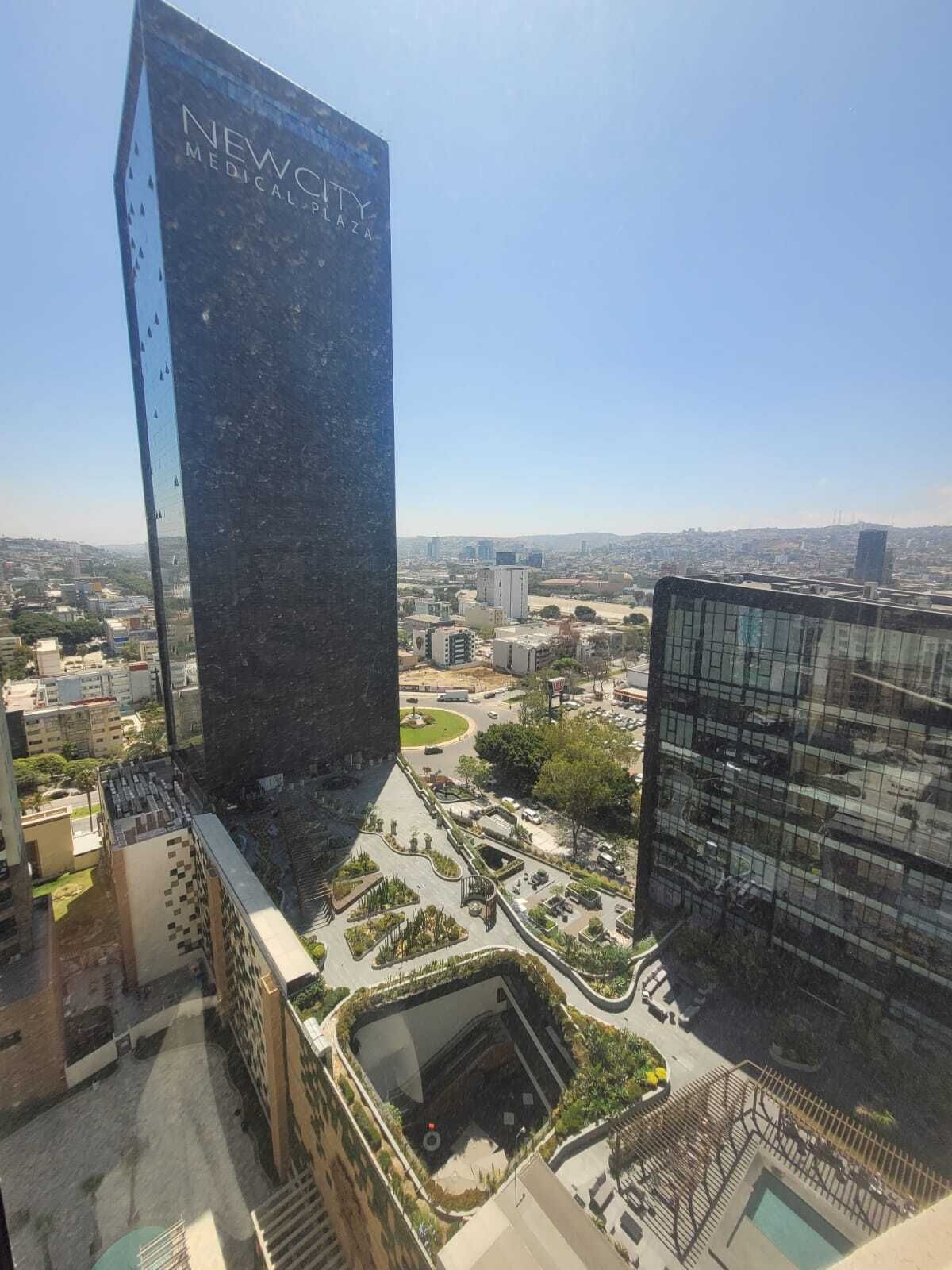 31 de 31: Vista hacia Roof Garden Plaza comercial