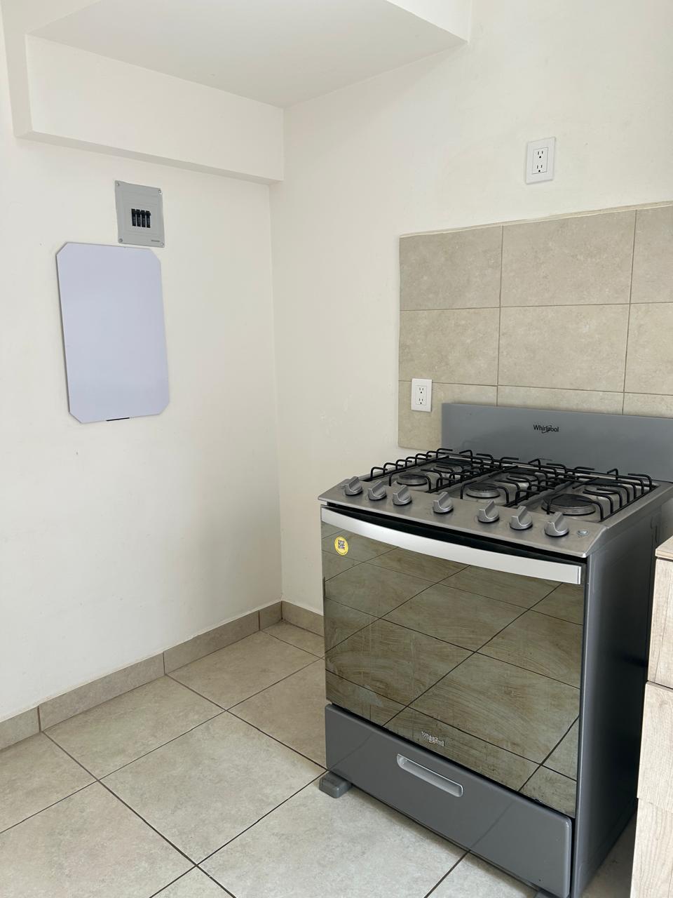 5 of 16: COCINA