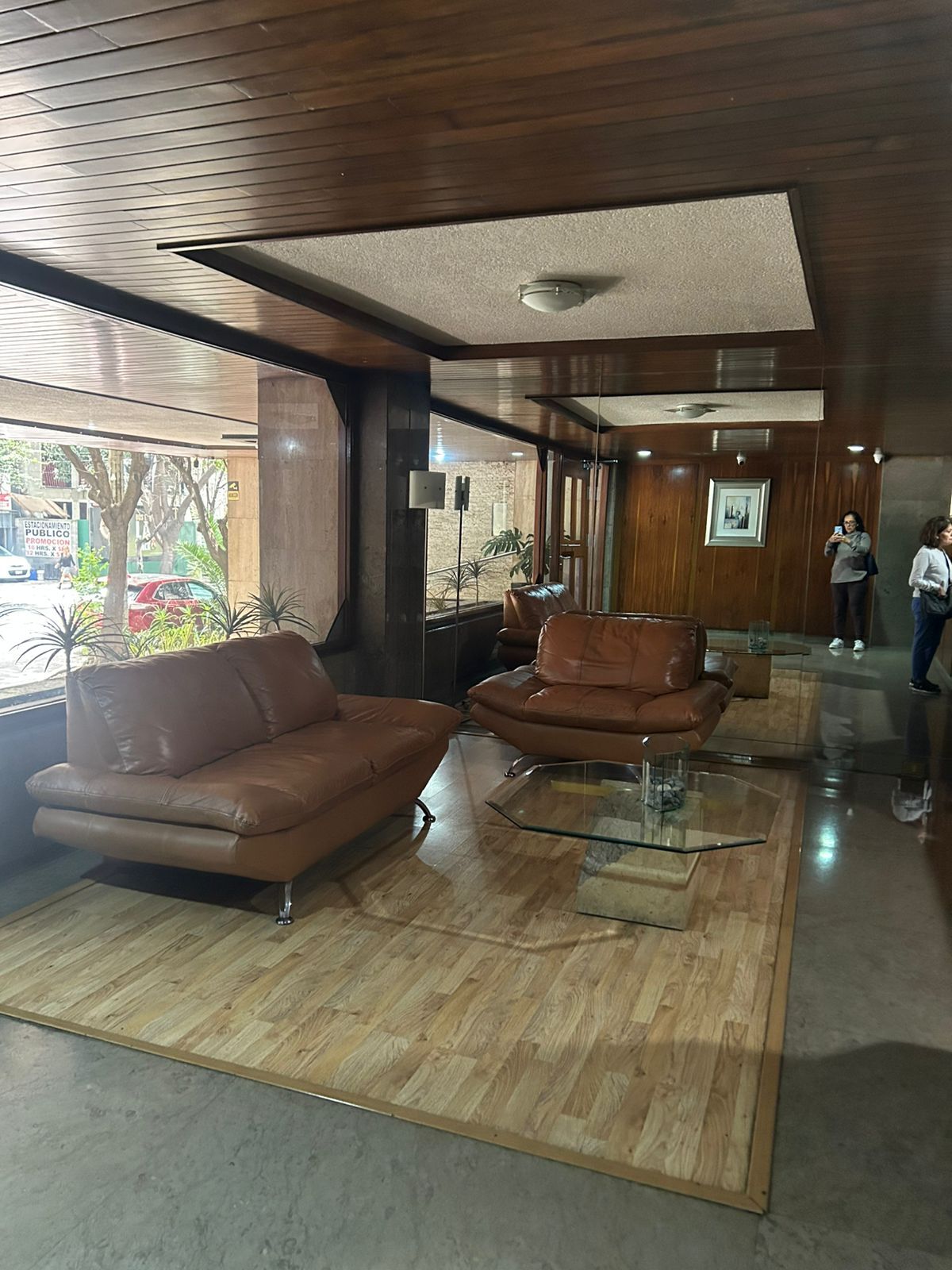 2 de 23: LOBBY
