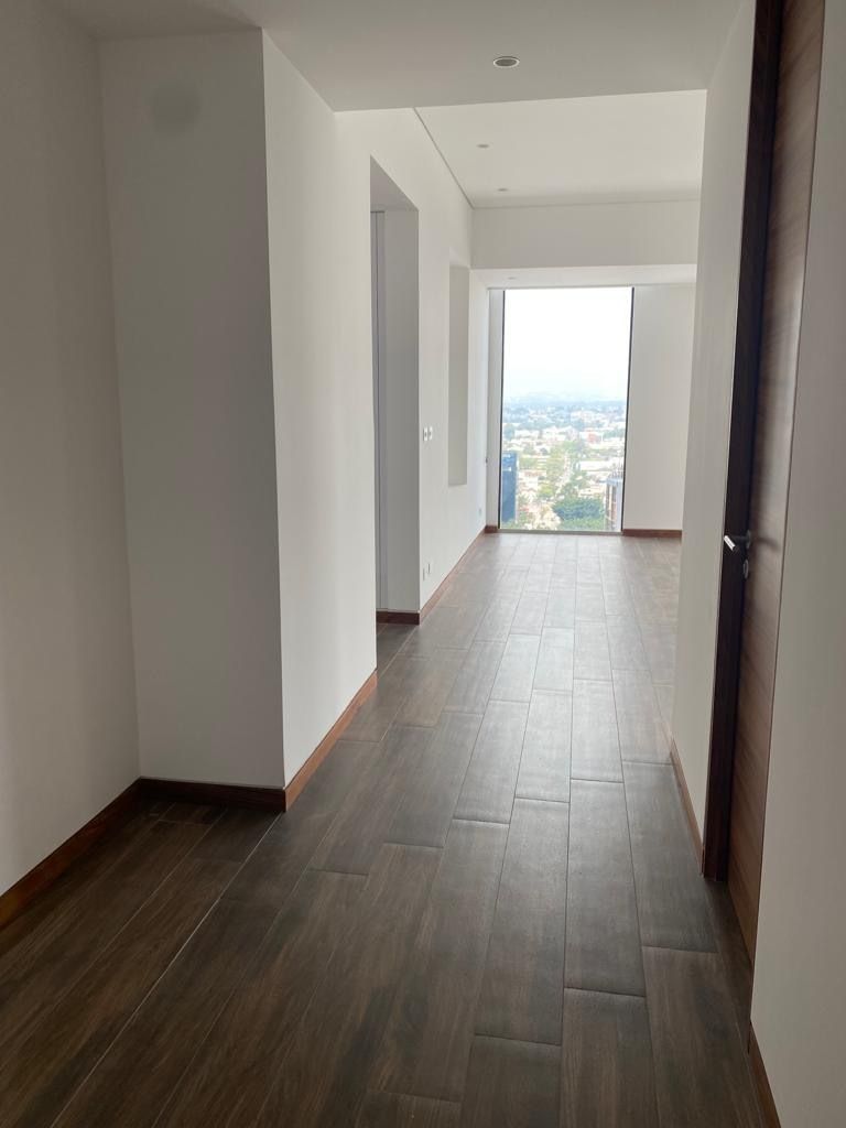 Apartamento en Zona 10, Guatemala, foto 5 de 27