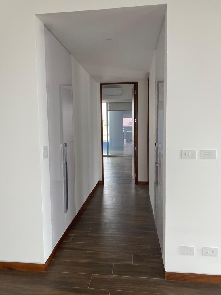 Apartamento en Zona 10, Guatemala, foto 14 de 27