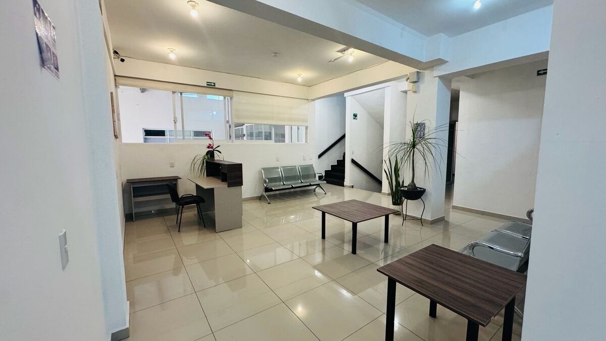 4 de 17: SALA DE ESPERA DE CONSULTORIOS